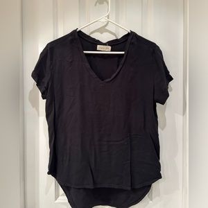 Cloth & Stone Women’s relaxed black tee